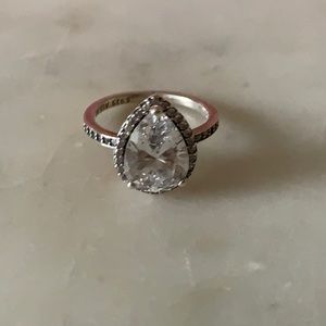 Pandora Sparkling Teardrop